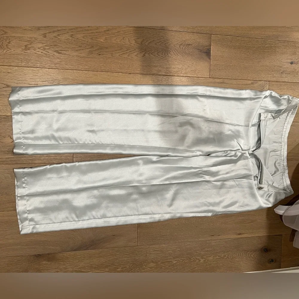 Lehenga - silver/gray, sequence & bead work, sheer skirt, solid satin pants, XS - Picture 4 of 9